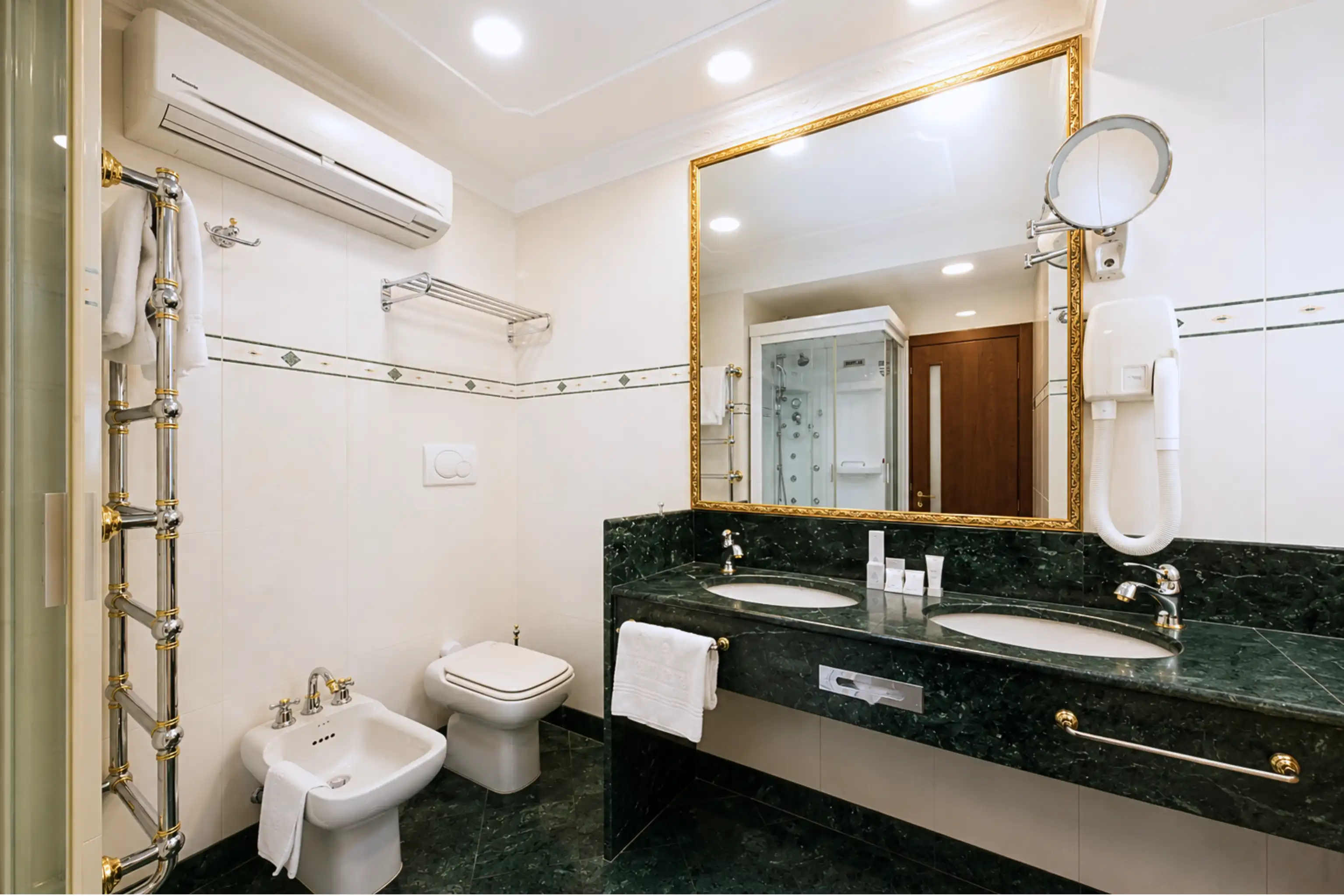 junior-suite-bagno-3.webp